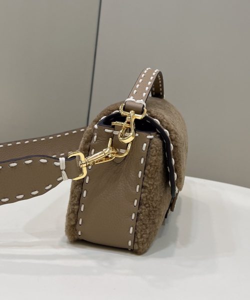 1:1 Replica Fendi Baguette Beige Sheepskin Bag For Woman 27cm/10.5in 8BR600AH96F1F7O