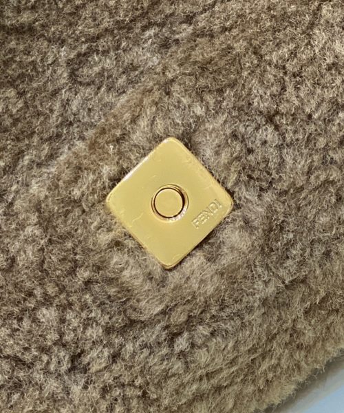 1:1 Replica Fendi Baguette Beige Sheepskin Bag For Woman 27cm/10.5in 8BR600AH96F1F7O