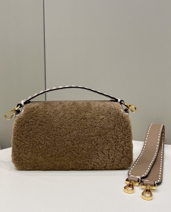 1:1 Replica Fendi Baguette Beige Sheepskin Bag For Woman 27cm/10.5in 8BR600AH96F1F7O
