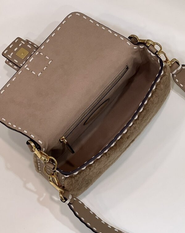 1:1 Replica Fendi Baguette Beige Sheepskin Bag For Woman 27cm/10.5in 8BR600AH96F1F7O