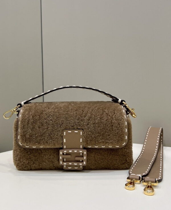 1:1 Replica Fendi Baguette Beige Sheepskin Bag For Woman 27cm/10.5in 8BR600AH96F1F7O