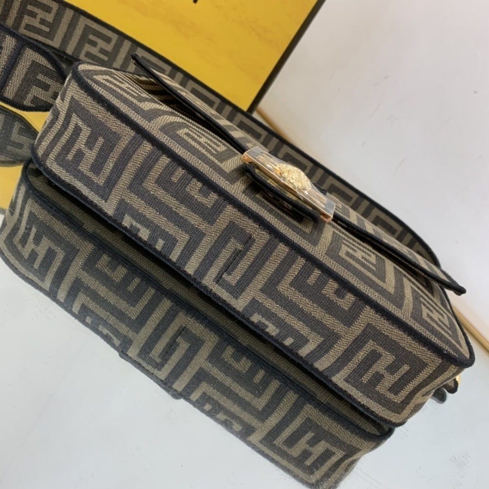 1:1 Replica Fendi Baguette Brown fabric Brown Medium Bag For Woman 27cm/10.5in - Image 9