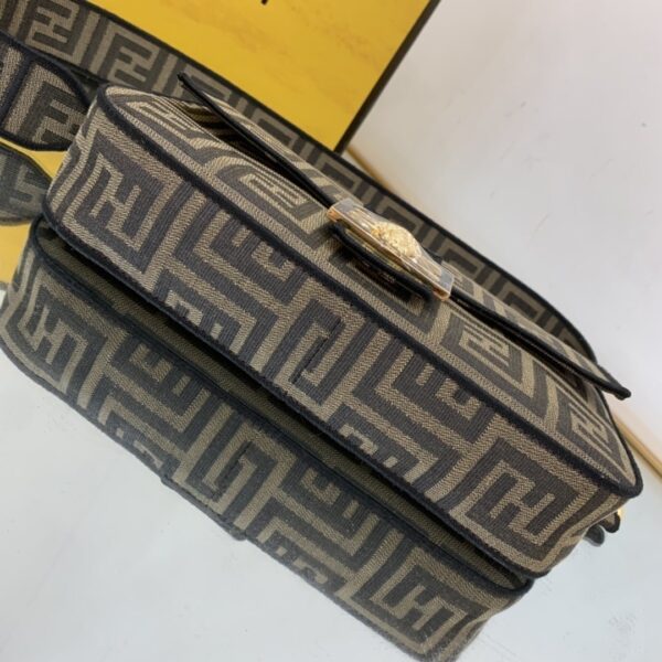1:1 Replica Fendi Baguette Brown fabric Brown Medium Bag For Woman 27cm/10.5in