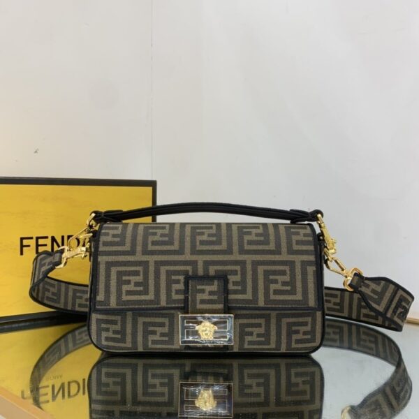 1:1 Replica Fendi Baguette Brown fabric Brown Medium Bag For Woman 27cm/10.5in