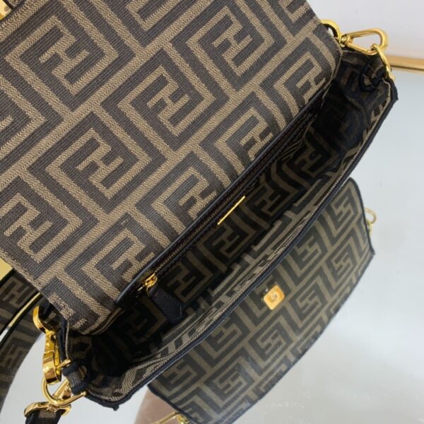 1:1 Replica Fendi Baguette Brown fabric Brown Medium Bag For Woman 27cm/10.5in