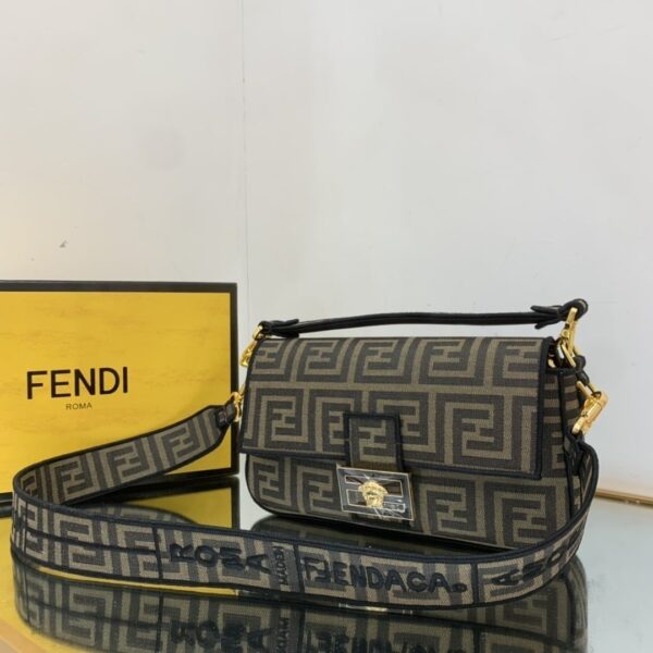 1:1 Replica Fendi Baguette Brown fabric Brown Medium Bag For Woman 27cm/10.5in