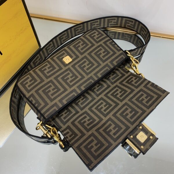 1:1 Replica Fendi Baguette Brown fabric Brown Medium Bag For Woman 27cm/10.5in