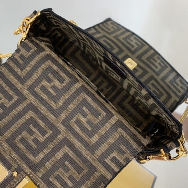 1:1 Replica Fendi Baguette Brown fabric Brown Small Bag For Woman 18.5cm/7in