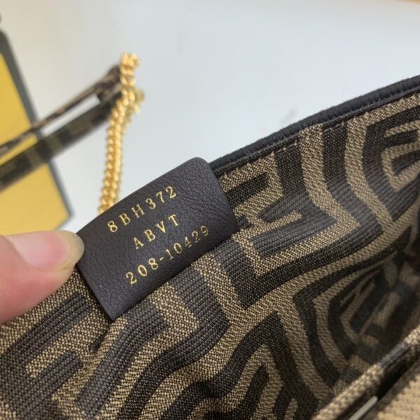1:1 Replica Fendi Baguette Brown fabric Brown Small Bag For Woman 18.5cm/7in