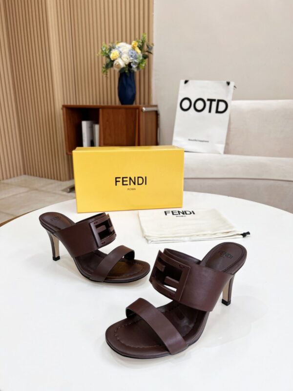 Fendi Baguette Burgundy Heels For Women