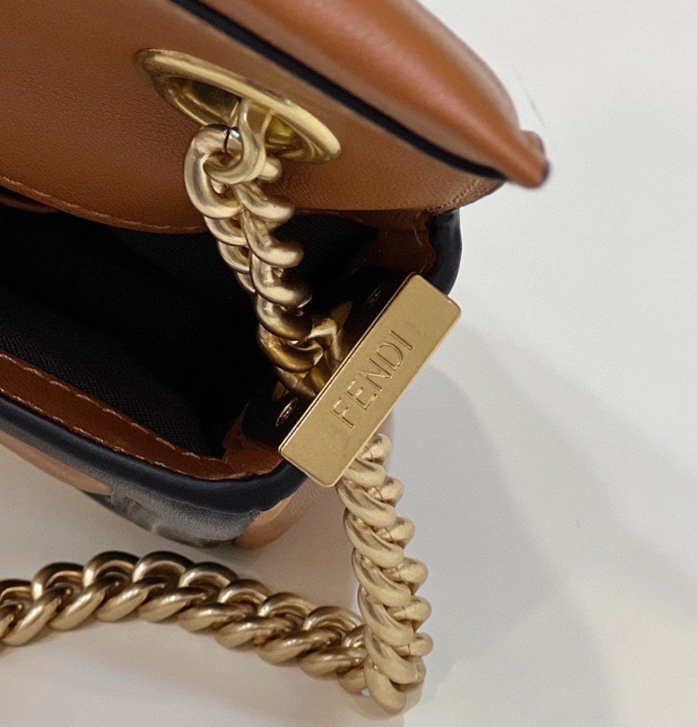 1:1 Replica Fendi Baguette Chain Brown and Black Bag For Woman 19cm/7.5in - Image 4