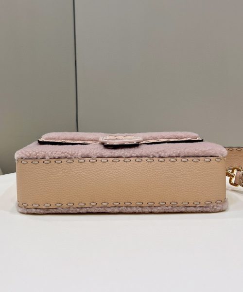 1:1 Replica Fendi Baguette Pink Sheepskin Bag For Woman 27cm/10.5in 8BR600AH96F1F7N