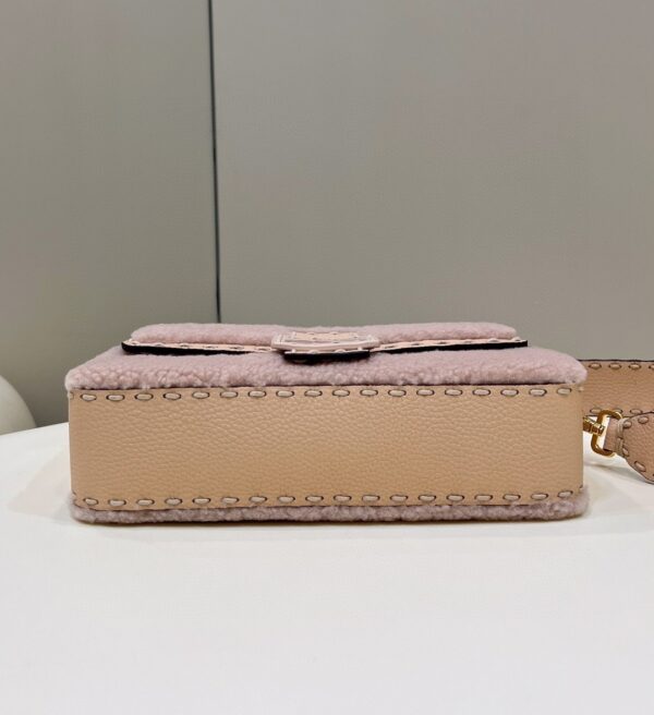 1:1 Replica Fendi Baguette Pink Sheepskin Bag For Woman 27cm/10.5in 8BR600AH96F1F7N