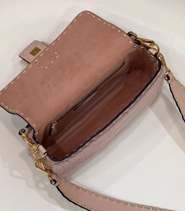 1:1 Replica Fendi Baguette Pink Sheepskin Bag For Woman 27cm/10.5in 8BR600AH96F1F7N