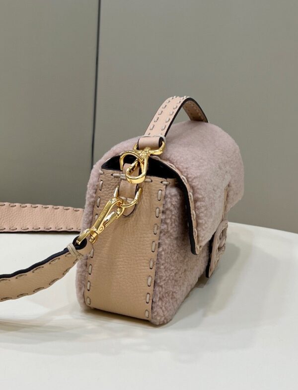 1:1 Replica Fendi Baguette Pink Sheepskin Bag For Woman 27cm/10.5in 8BR600AH96F1F7N