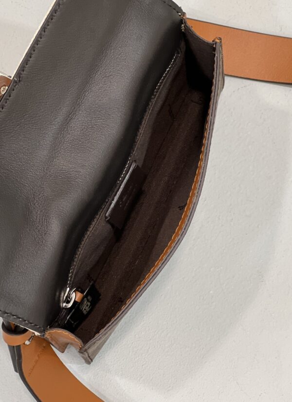 1:1 Replica Fendi Baguette Pouch Brown fabric Beige Pouch For Woman 16cm/6in