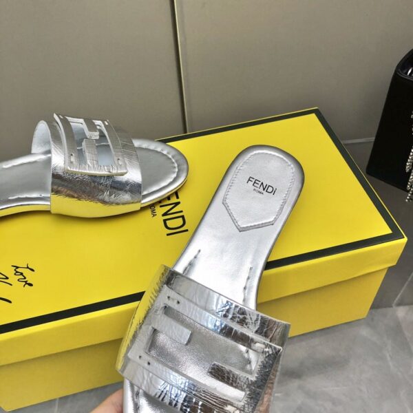 Fendi Baguette Silver For Women FF 8R8136AI16F0GE7