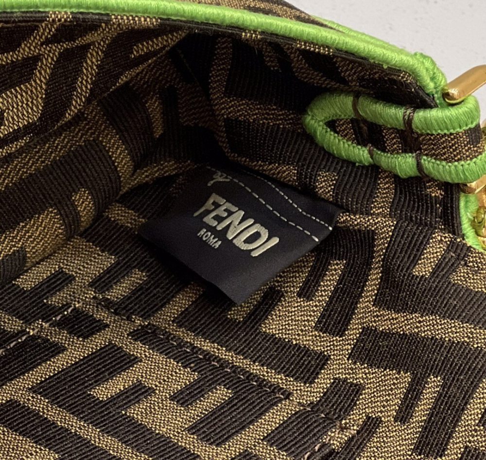 1:1 Replica Fendi Baguette Small Brown Fabric Green Border Bag For Woman 18cm/7in - Image 4