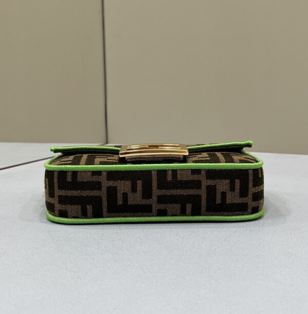 1:1 Replica Fendi Baguette Small Brown Fabric Green Border Bag For Woman 18cm/7in
