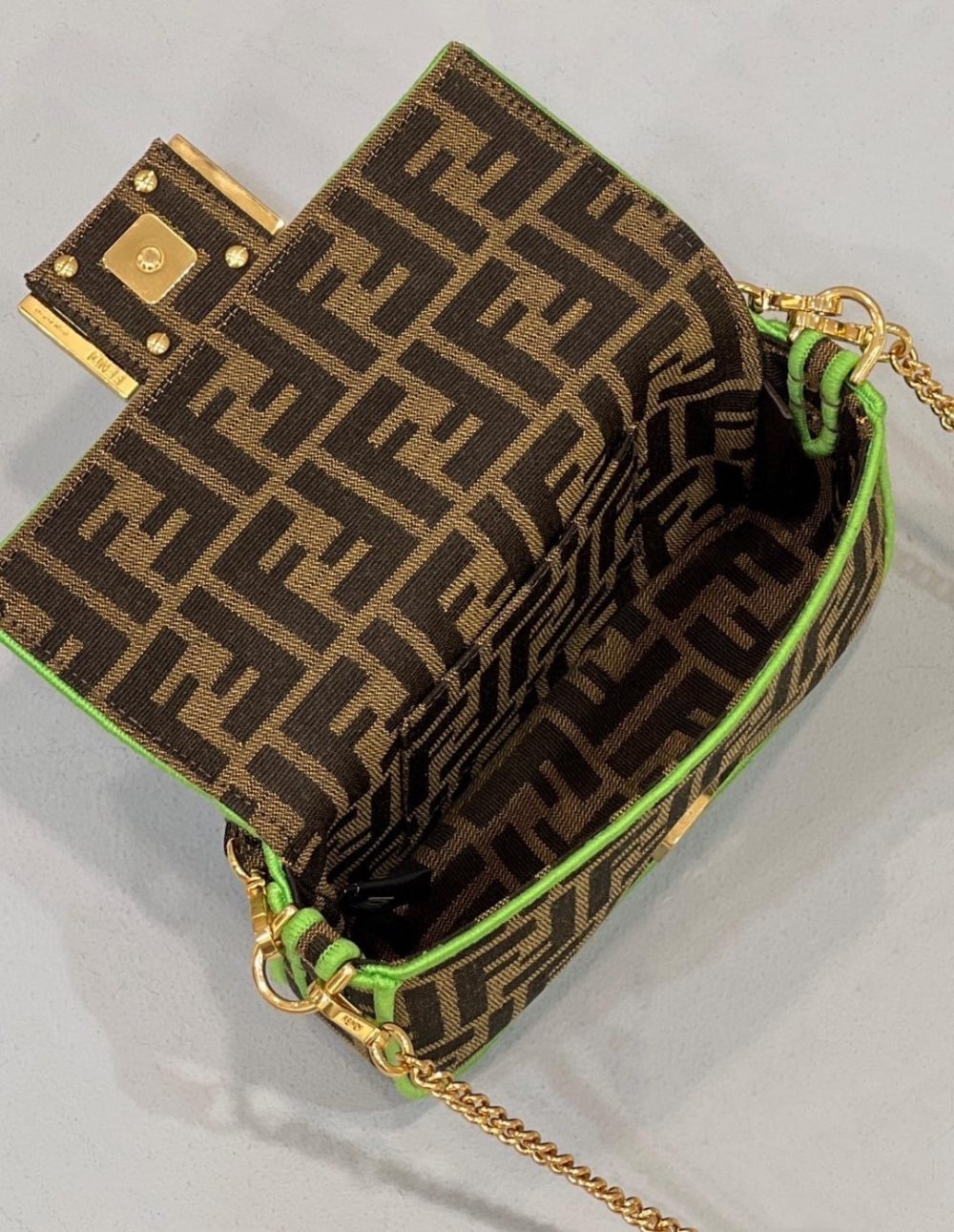 1:1 Replica Fendi Baguette Small Brown Fabric Green Border Bag For Woman 18cm/7in - Image 8