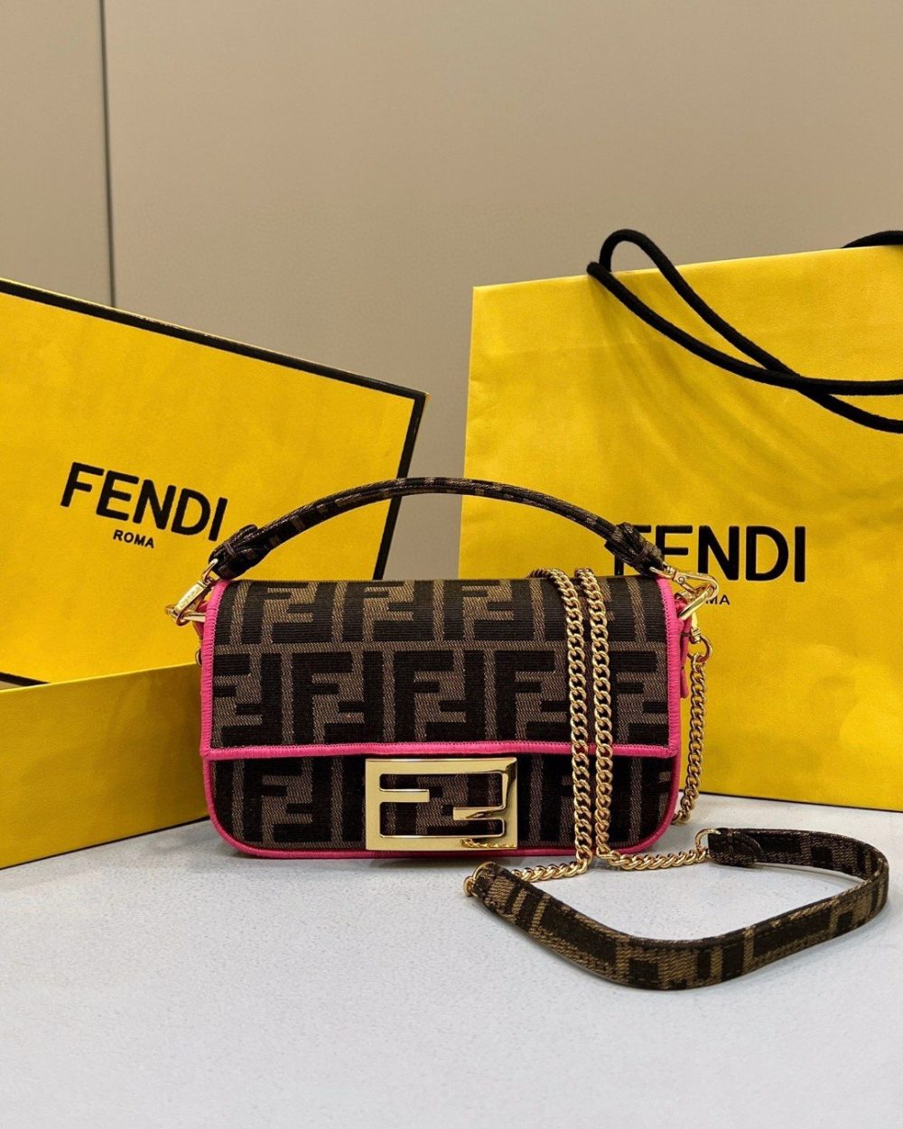 1:1 Replica Fendi Baguette Small Brown Fabric Pink Border Bag For Woman 18cm/7in