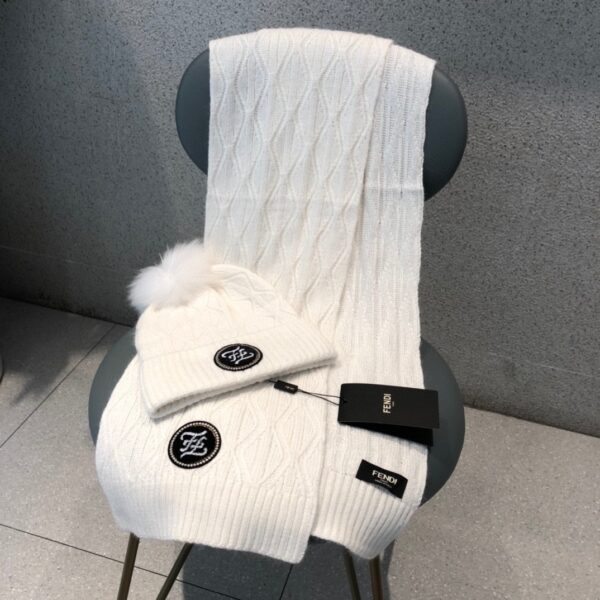 Fendi Beanie & Scarf Set In White