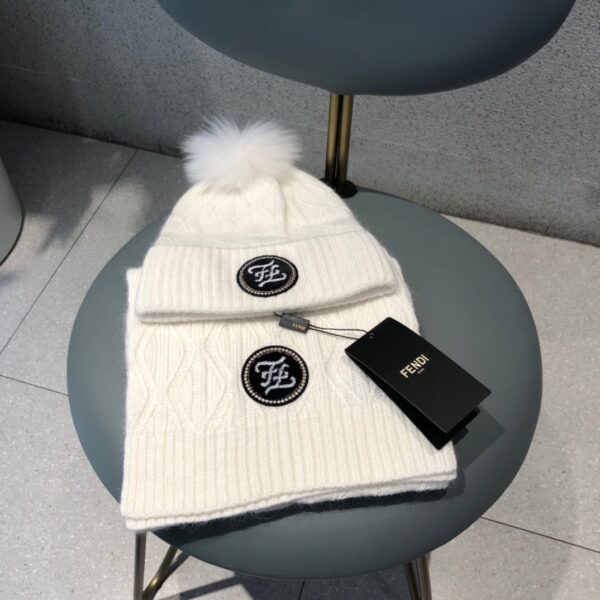 Fendi Beanie & Scarf Set In White