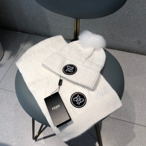 Fendi Beanie & Scarf Set In White