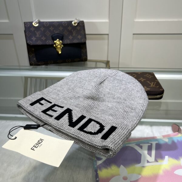Fendi Beanie In Grey