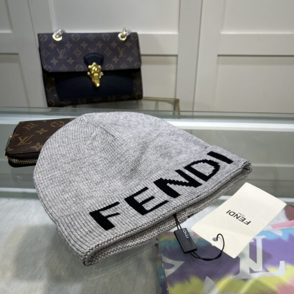 Fendi Beanie In Grey