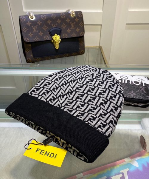 Fendi Beanie In Grey