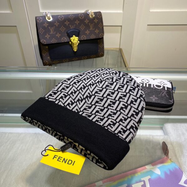 Fendi Beanie In Grey