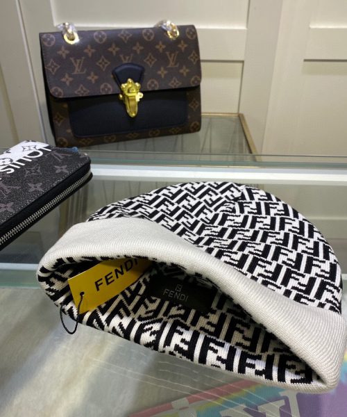 Fendi Beanie In Grey