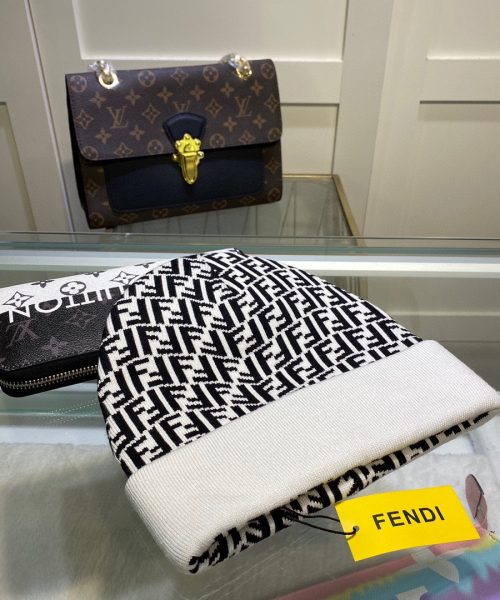 Fendi Beanie In Grey