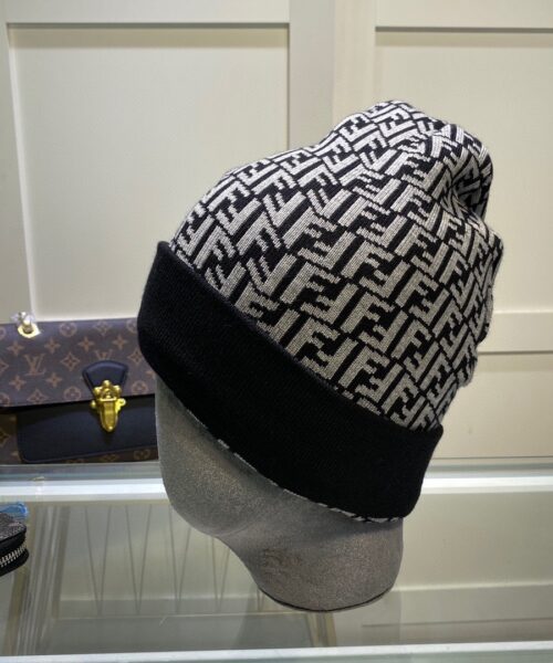 Fendi Beanie In Grey