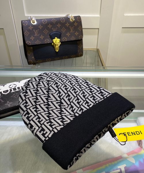 Fendi Beanie In Grey