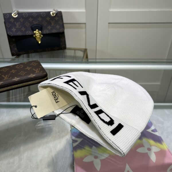 Fendi Beanie In White