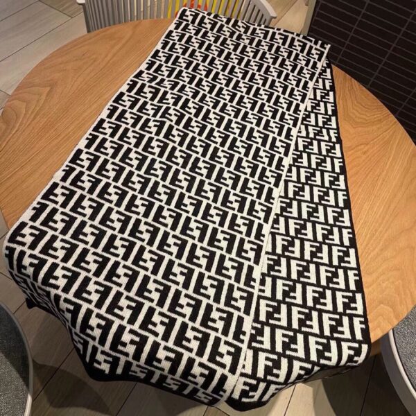 Fendi Black Wool And Silk Scarf 180cm/71in FXS424A3Q1F0QA1