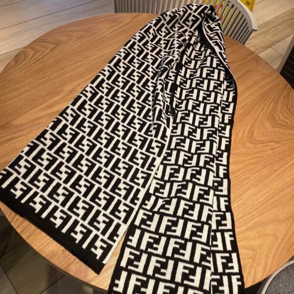 Fendi Black Wool And Silk Scarf 180cm/71in FXS424A3Q1F0QA1