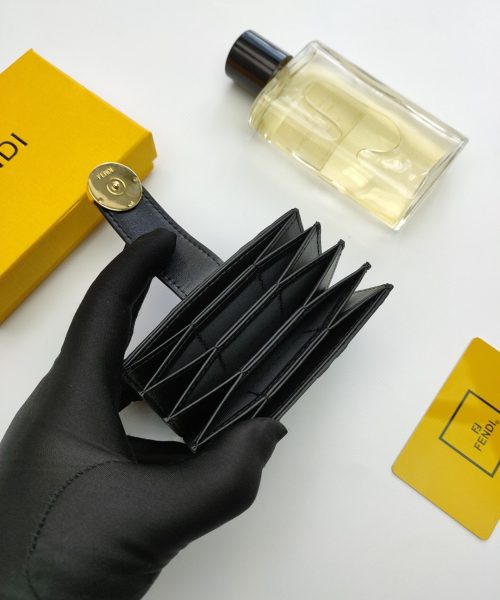 1:1 Replica Fendi Card Holder Black With Black Gusseted Card Holder For Men 4in/10cm FF