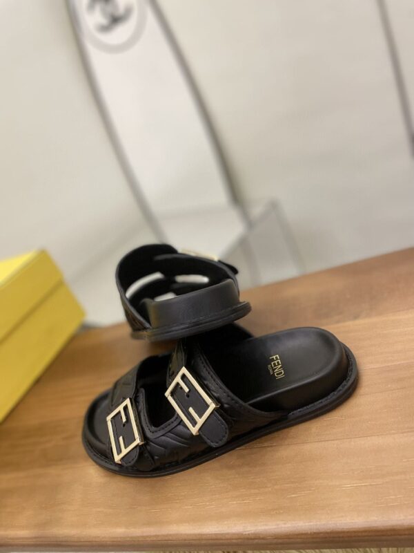 Fendi Feel Slides Black For Women