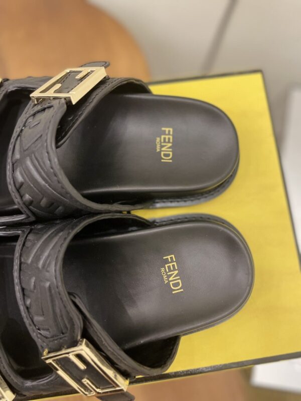 Fendi Feel Slides Black For Women
