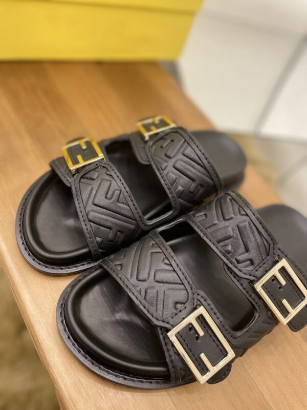 Fendi Feel Slides Black For Women