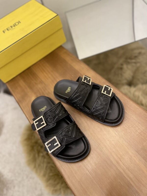 Fendi Feel Slides Black For Women