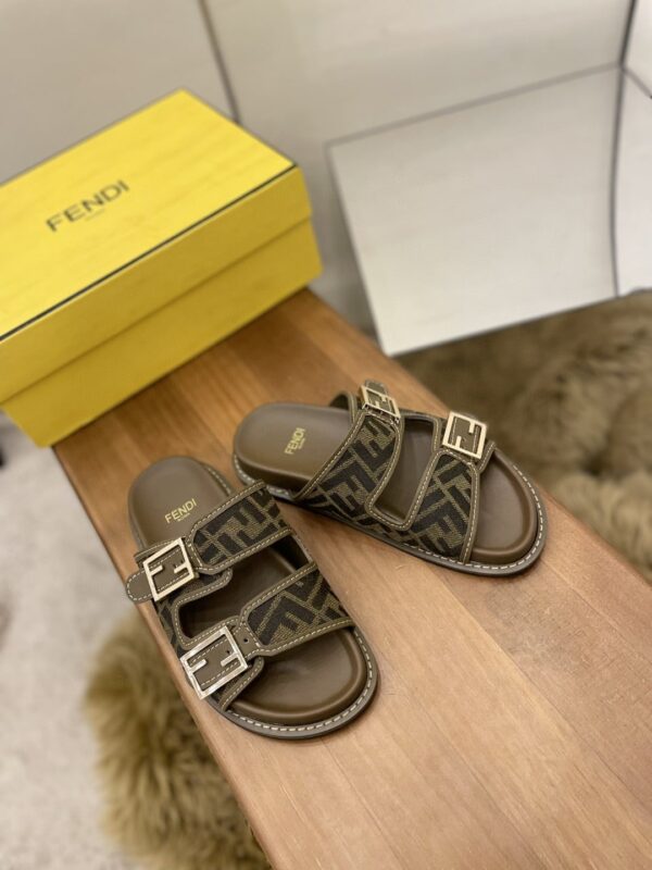 Fendi Feel Slides Brown For Women