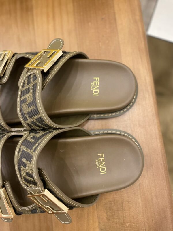 Fendi Feel Slides Brown For Women