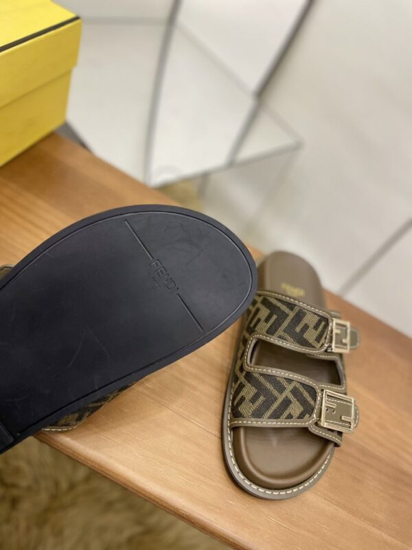 Fendi Feel Slides Brown For Women