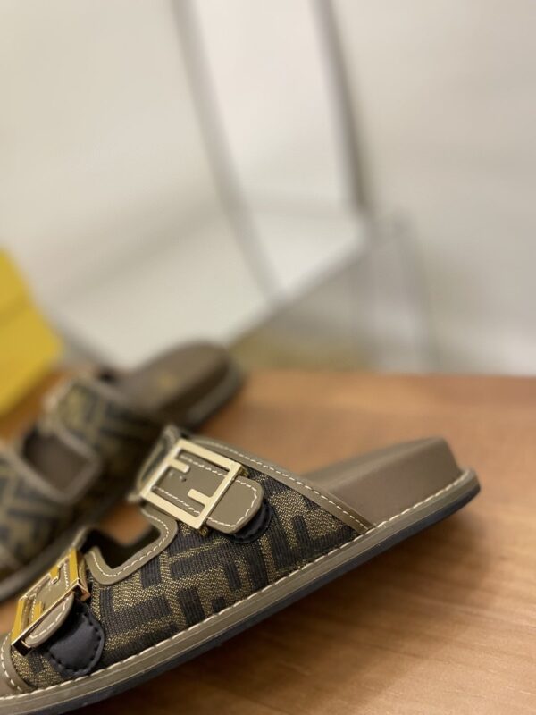 Fendi Feel Slides Brown For Women