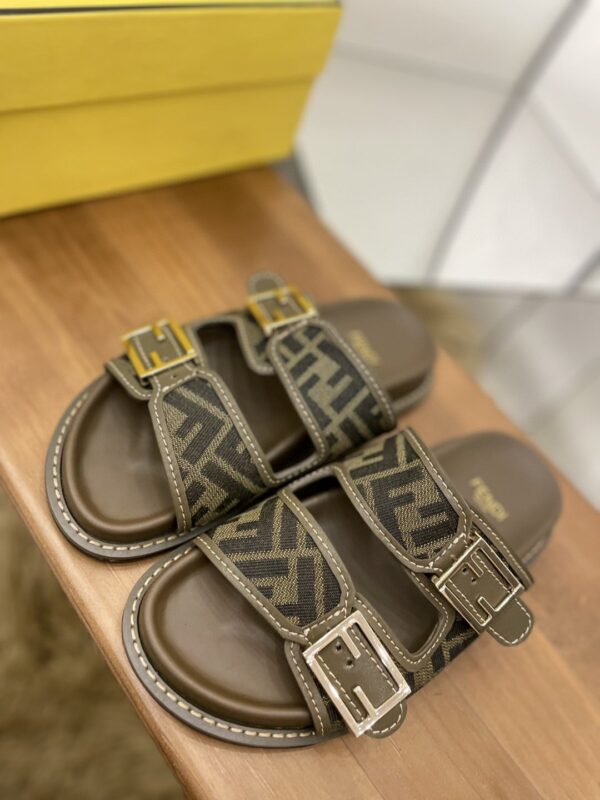 Fendi Feel Slides Brown For Women