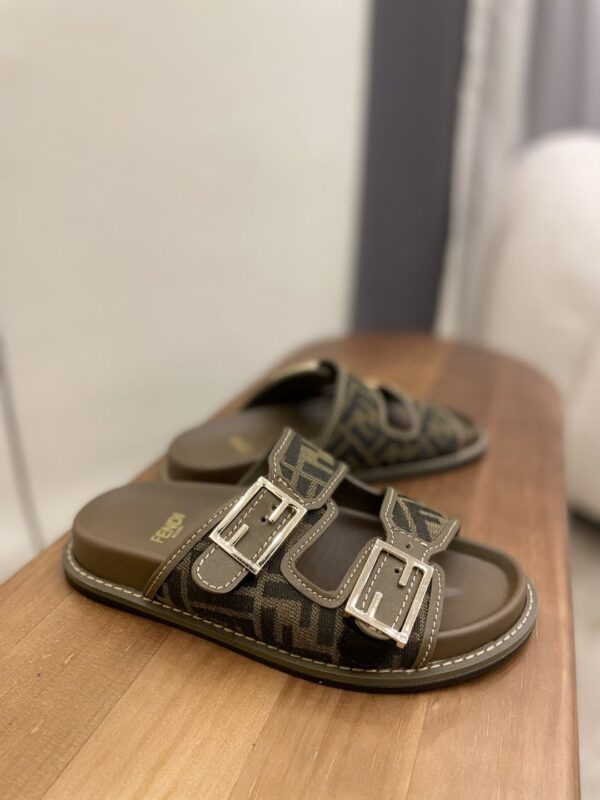 Fendi Feel Slides Brown For Women